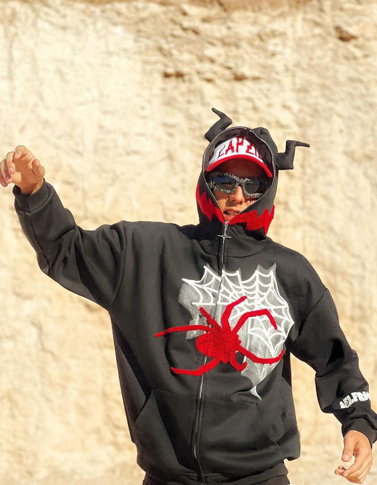 Fushya Horn Design Flocking Spider Zip Up Hoodie